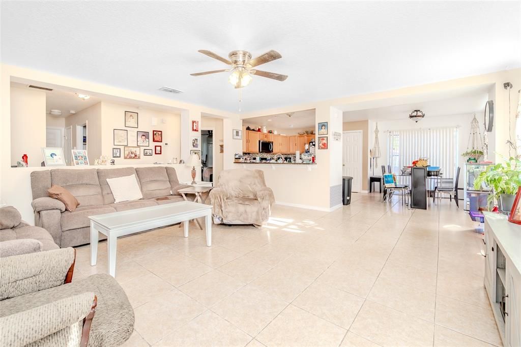 For Sale: $310,000 (3 beds, 2 baths, 1809 Square Feet)