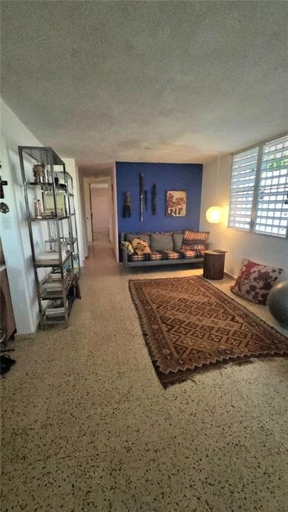 For Sale: $290,000 (3 beds, 2 baths, 4900 Square Feet)