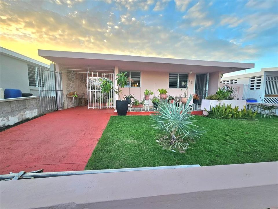 For Sale: $290,000 (3 beds, 2 baths, 4900 Square Feet)