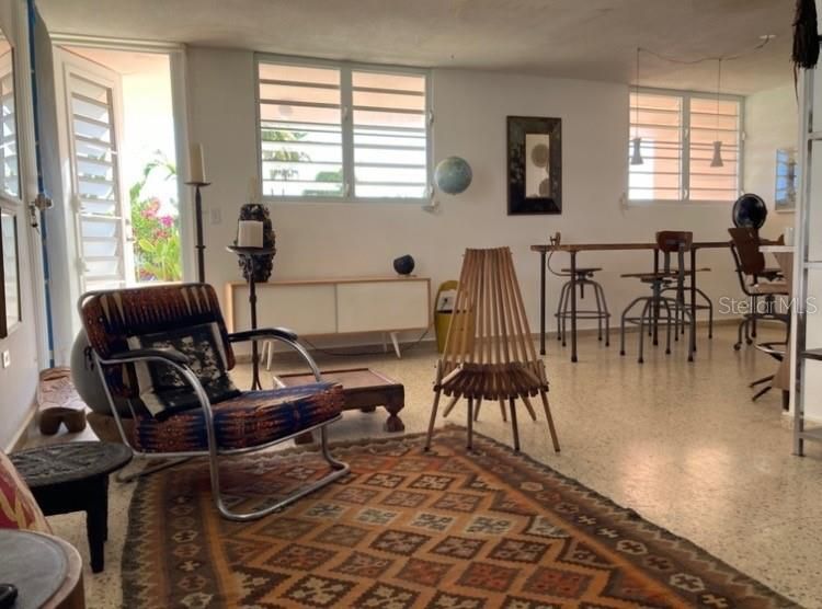 For Sale: $290,000 (3 beds, 2 baths, 4900 Square Feet)