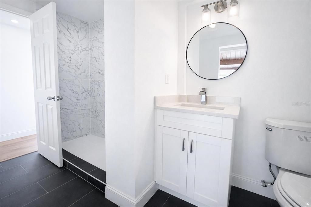 出租: $2,295 (3 贝兹, 1 浴室, 1020 平方英尺)