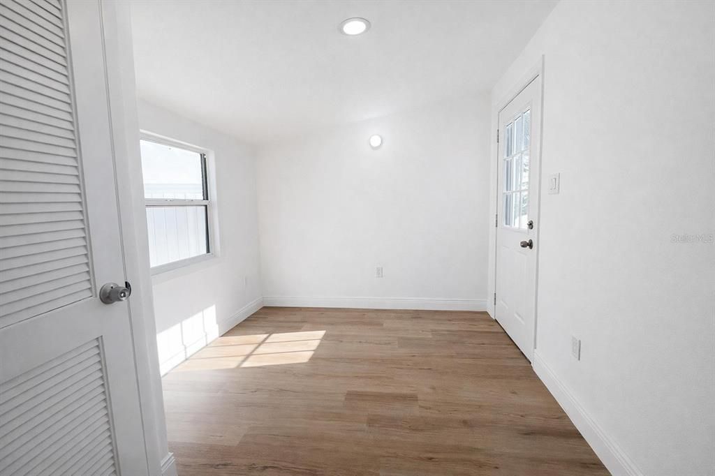 出租: $2,295 (3 贝兹, 1 浴室, 1020 平方英尺)