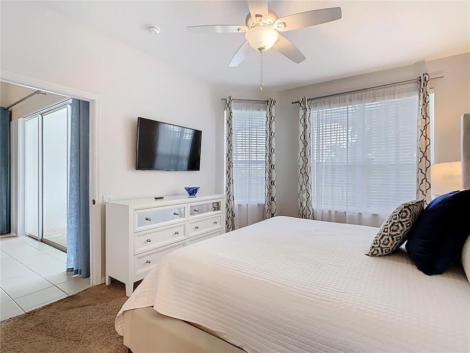 For Sale: $700,000 (5 beds, 5 baths, 2342 Square Feet)