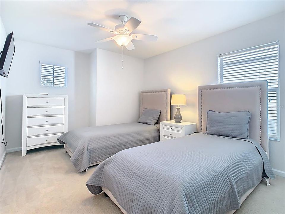 For Sale: $700,000 (5 beds, 5 baths, 2342 Square Feet)