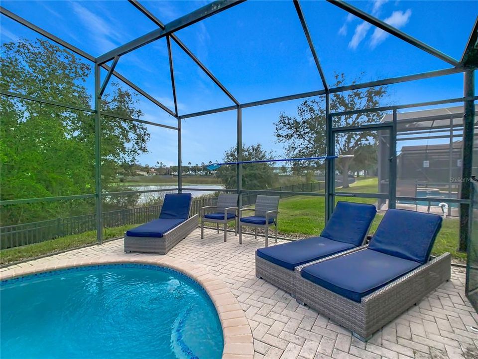 For Sale: $700,000 (5 beds, 5 baths, 2342 Square Feet)