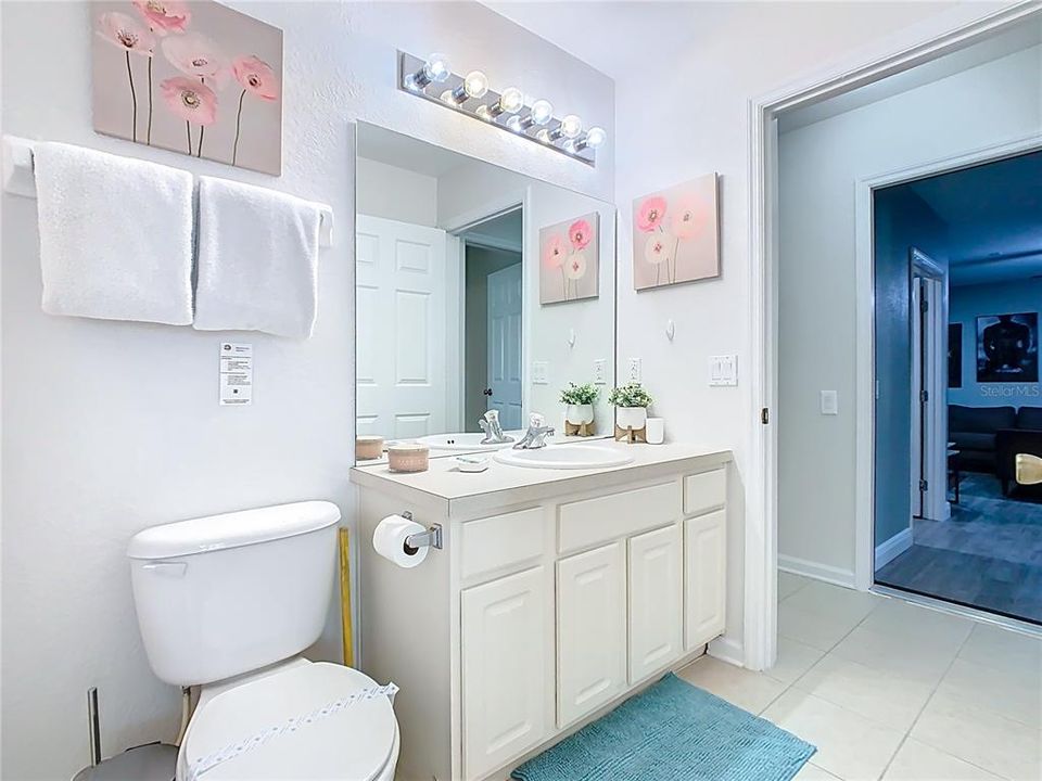 For Sale: $700,000 (5 beds, 5 baths, 2342 Square Feet)