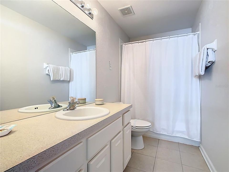 For Sale: $700,000 (5 beds, 5 baths, 2342 Square Feet)