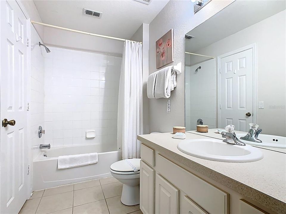 For Sale: $700,000 (5 beds, 5 baths, 2342 Square Feet)