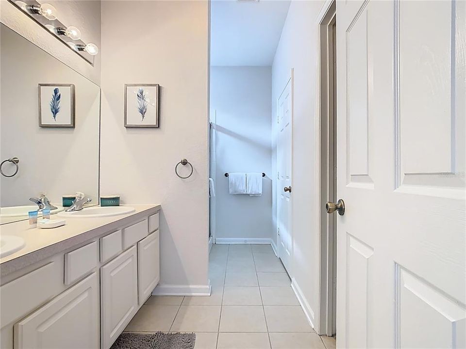 For Sale: $700,000 (5 beds, 5 baths, 2342 Square Feet)