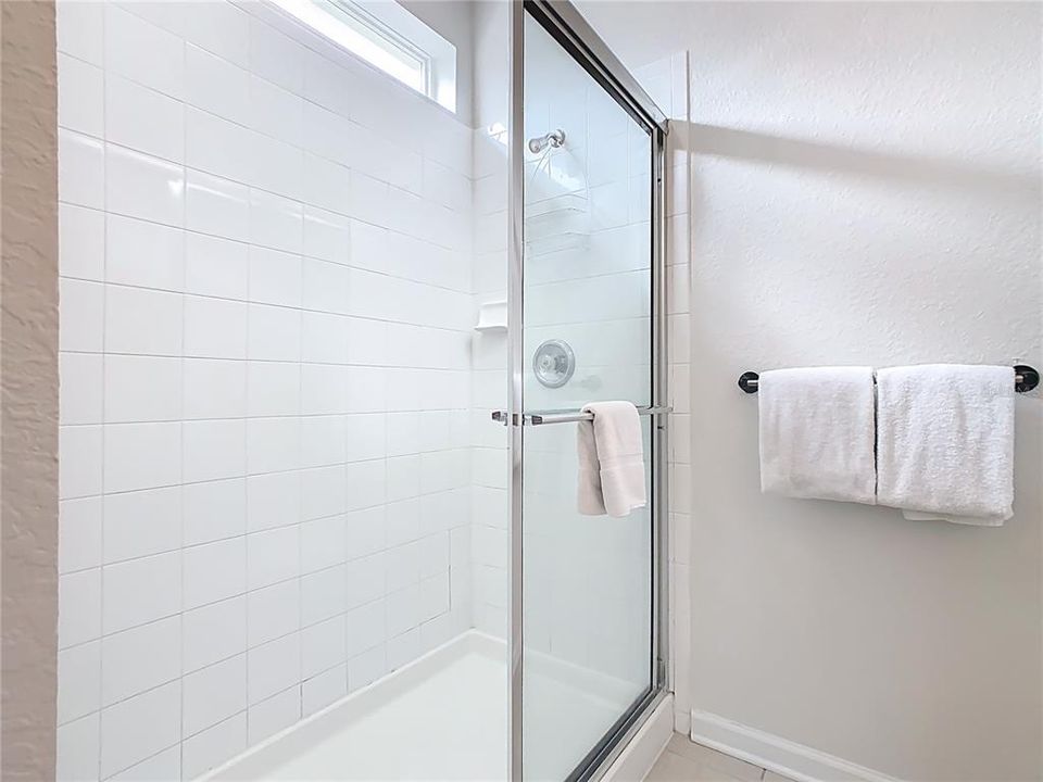 For Sale: $700,000 (5 beds, 5 baths, 2342 Square Feet)