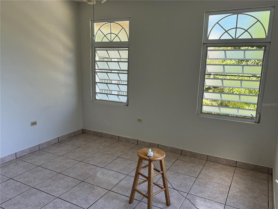 En Venta: $250,000 (3 camas, 2 baños, 1732 Pies cuadrados)