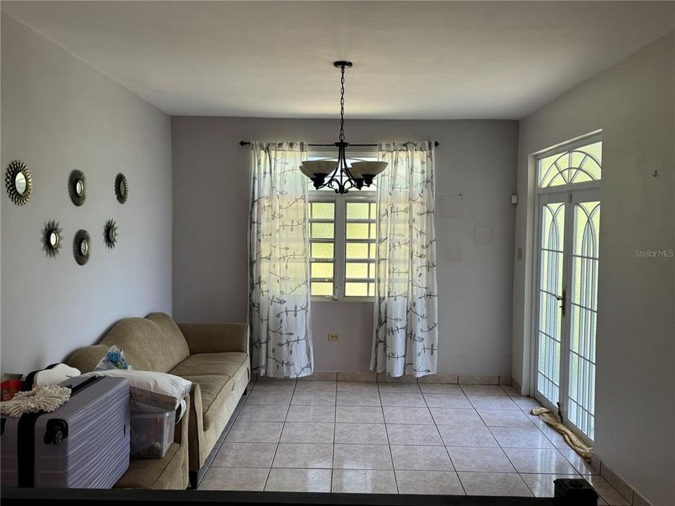 En Venta: $250,000 (3 camas, 2 baños, 1732 Pies cuadrados)