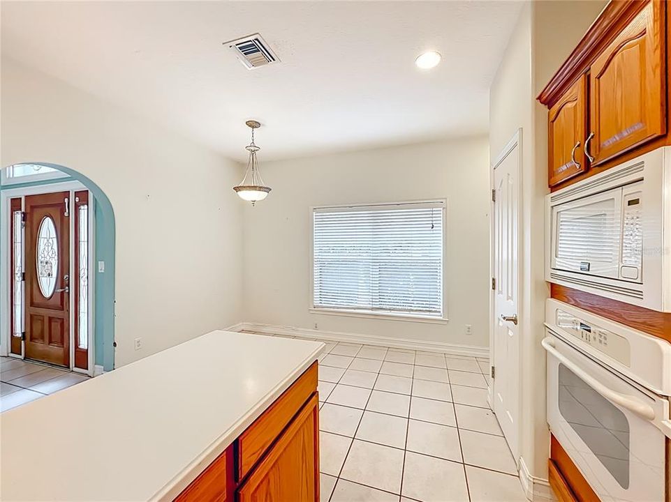 En Venta: $385,000 (4 camas, 2 baños, 2682 Pies cuadrados)