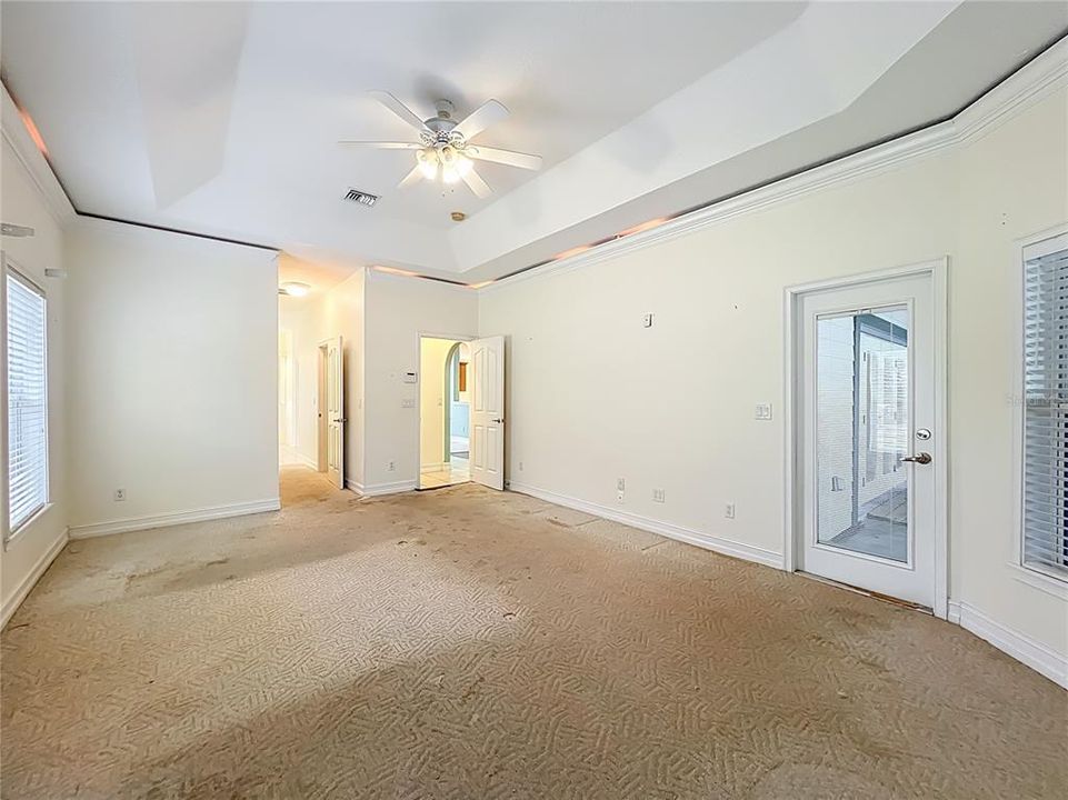 En Venta: $385,000 (4 camas, 2 baños, 2682 Pies cuadrados)