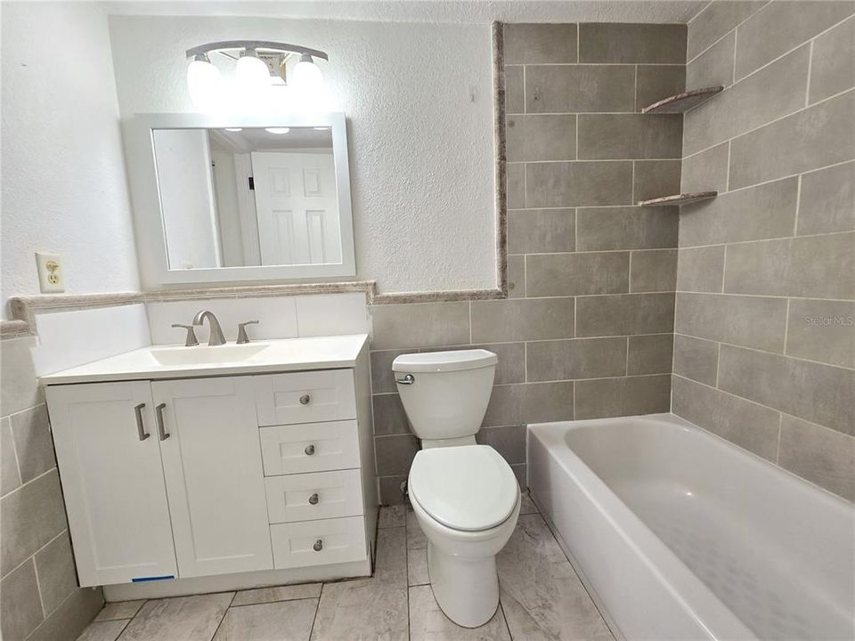 待售: $77,400 (1 贝兹, 1 浴室, 700 平方英尺)