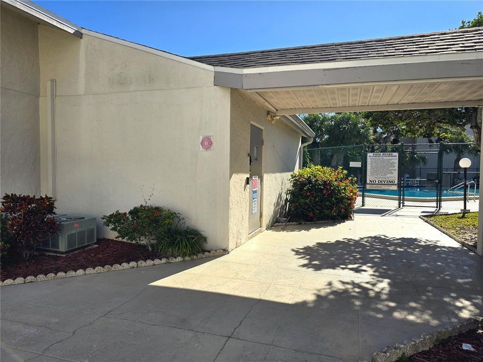 待售: $77,400 (1 贝兹, 1 浴室, 700 平方英尺)