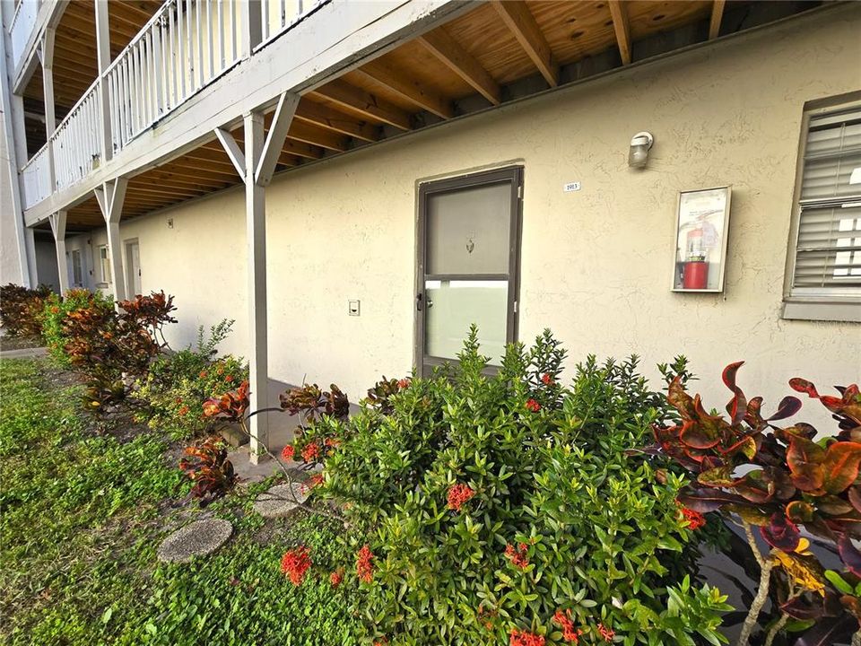 待售: $77,400 (1 贝兹, 1 浴室, 700 平方英尺)