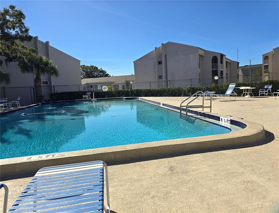 待售: $77,400 (1 贝兹, 1 浴室, 700 平方英尺)