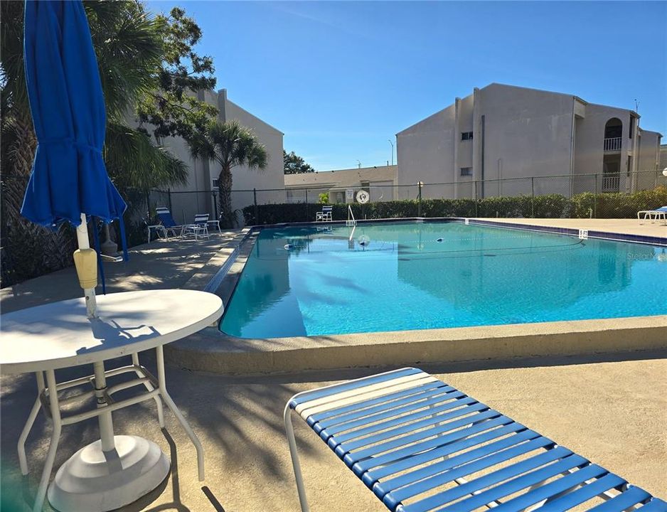 待售: $77,400 (1 贝兹, 1 浴室, 700 平方英尺)