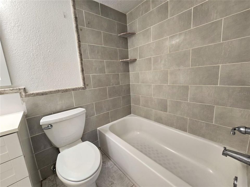 待售: $77,400 (1 贝兹, 1 浴室, 700 平方英尺)