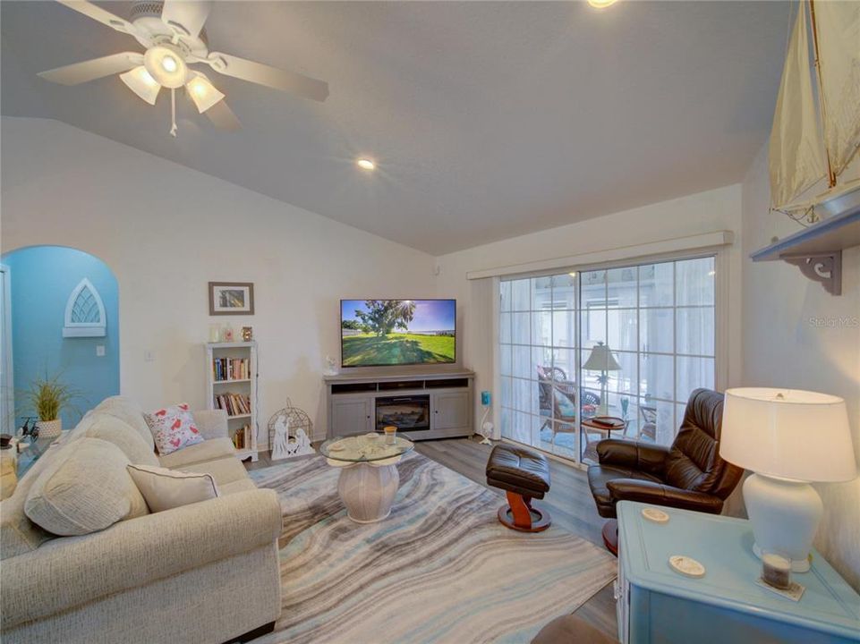 For Sale: $485,000 (3 beds, 2 baths, 1751 Square Feet)