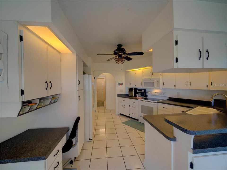 For Sale: $485,000 (3 beds, 2 baths, 1751 Square Feet)