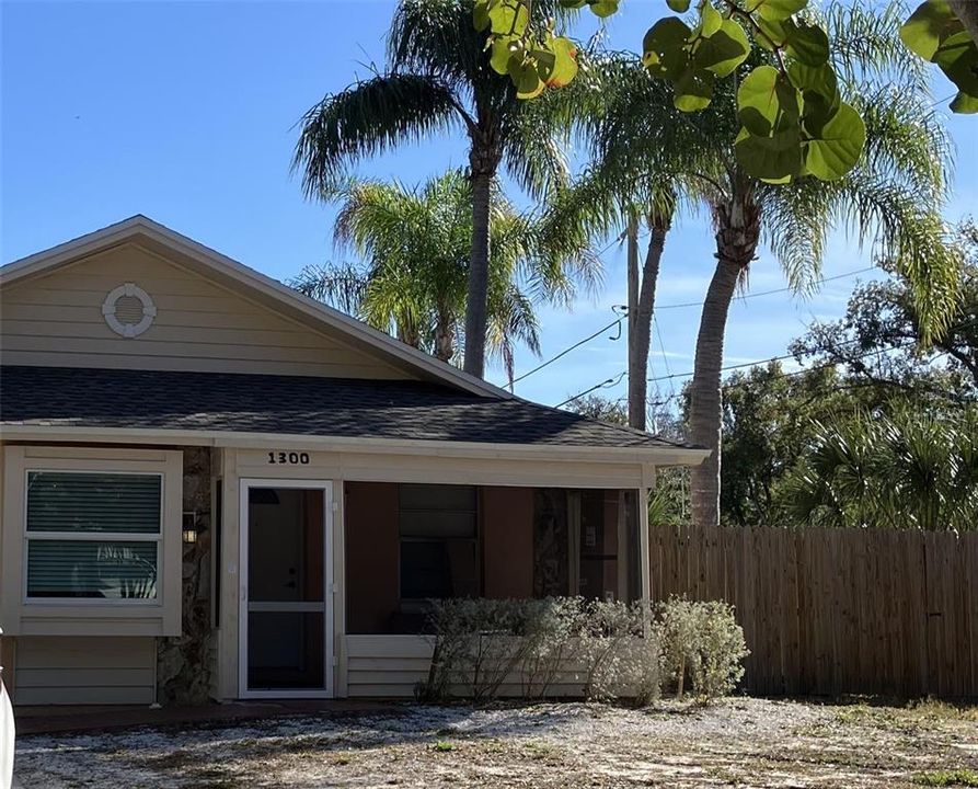 Недавно продано: $405,000 (3 спален, 2 ванн, 1153 Квадратных фут)