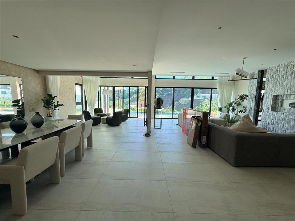 For Sale: $2,550,000 (4 beds, 4 baths, 4300 Square Feet)