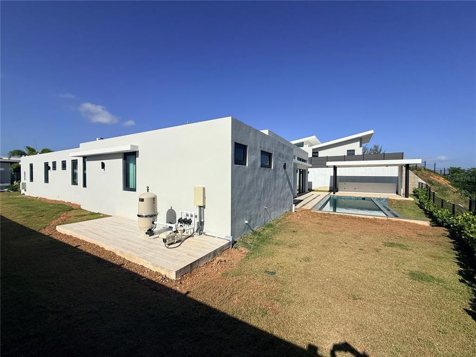 For Sale: $2,550,000 (4 beds, 4 baths, 4300 Square Feet)