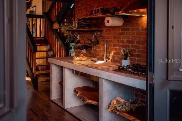 待售: $1,500,000 (3 贝兹, 2 浴室, 1289 平方英尺)