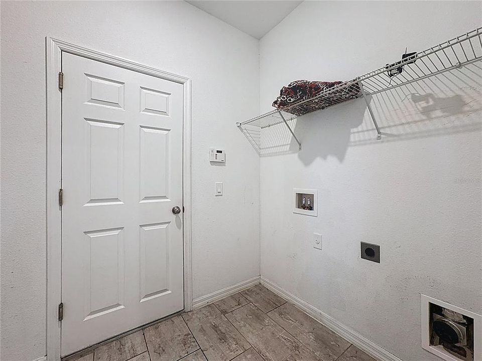 На продажу: $375,000 (5 спален, 2 ванн, 1820 Квадратных фут)