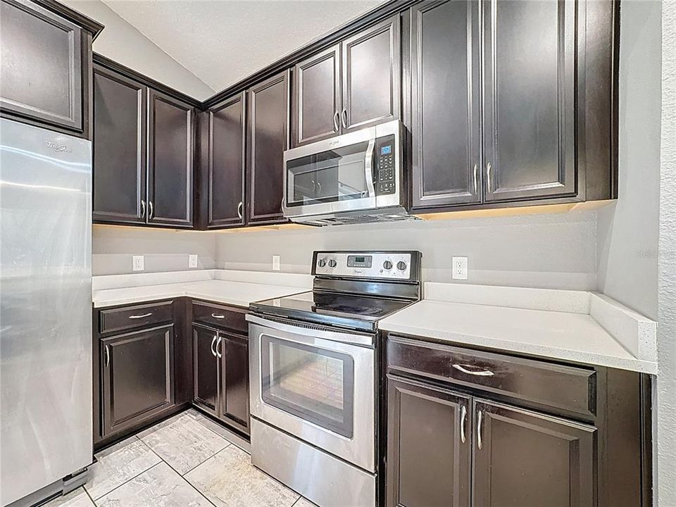 На продажу: $375,000 (5 спален, 2 ванн, 1820 Квадратных фут)