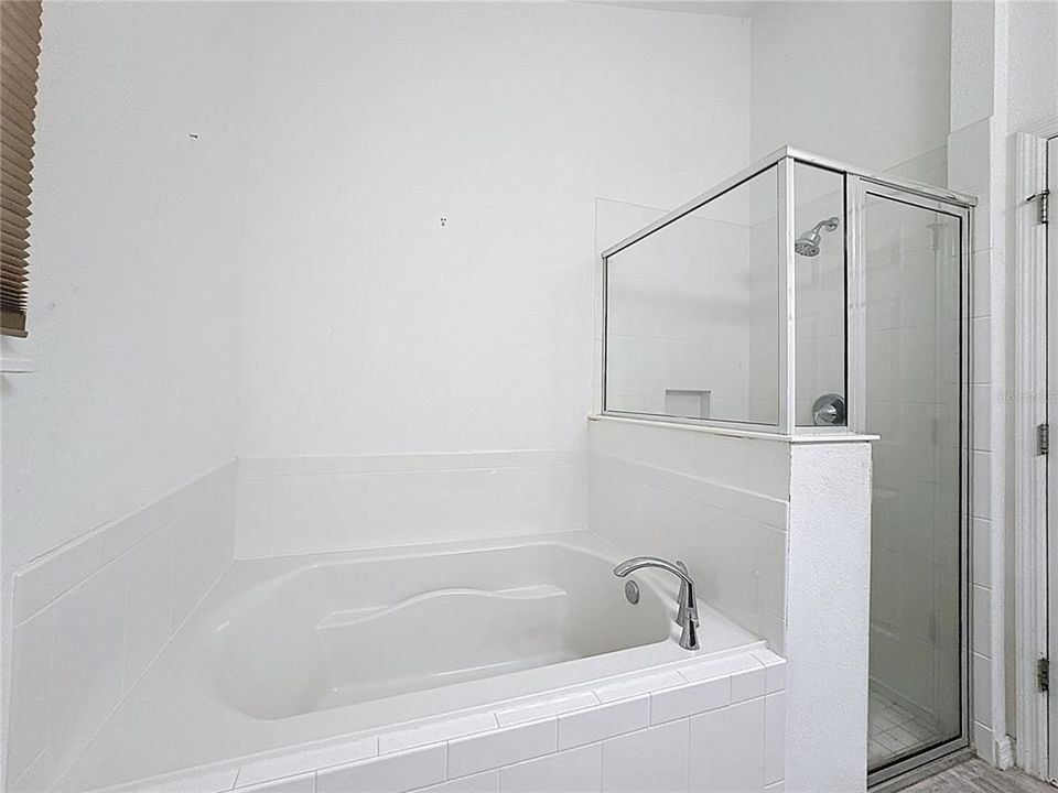 На продажу: $375,000 (5 спален, 2 ванн, 1820 Квадратных фут)