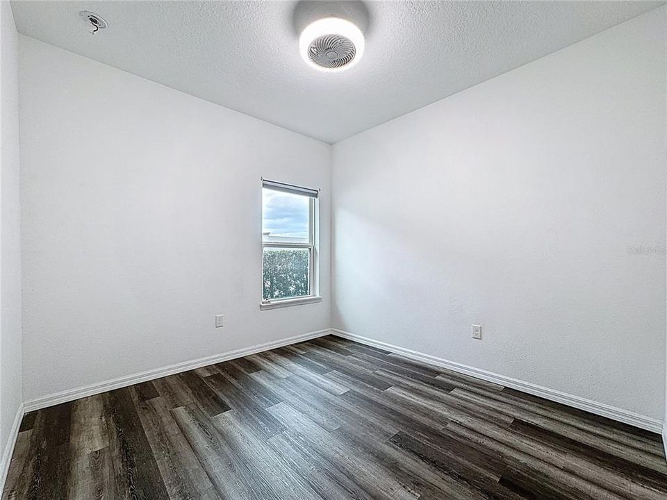 На продажу: $375,000 (5 спален, 2 ванн, 1820 Квадратных фут)