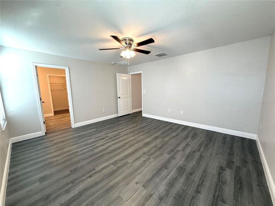 En Venta: $389,000 (5 camas, 2 baños, 2275 Pies cuadrados)