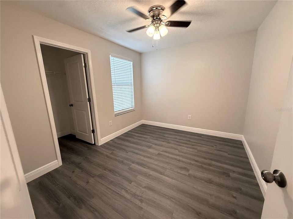 En Venta: $389,000 (5 camas, 2 baños, 2275 Pies cuadrados)