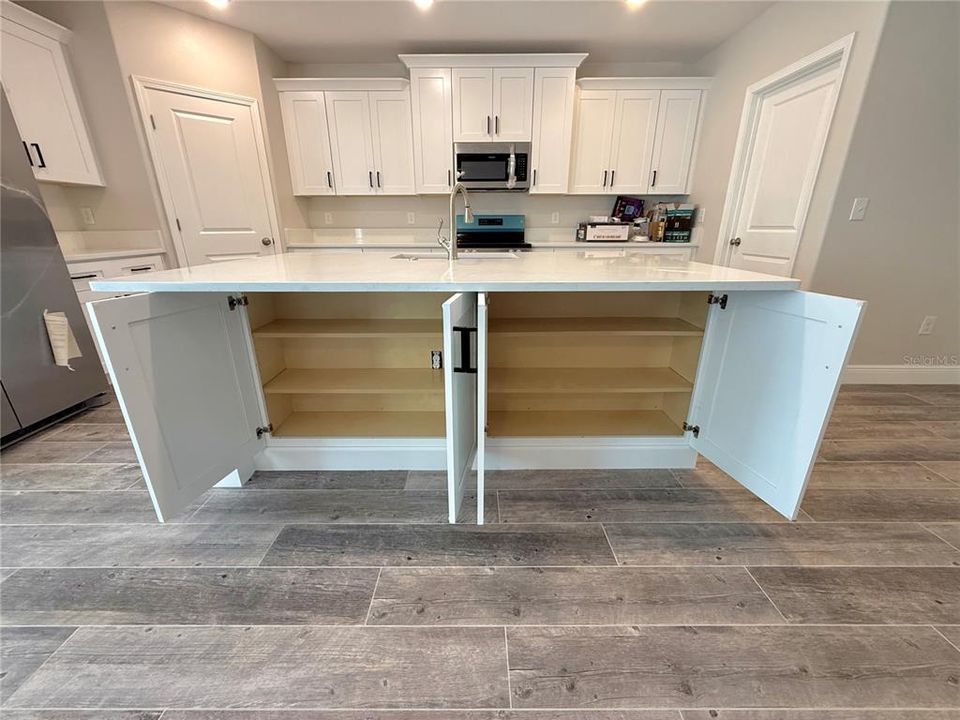 En Venta: $389,000 (5 camas, 2 baños, 2275 Pies cuadrados)