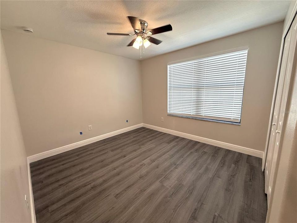 En Venta: $389,000 (5 camas, 2 baños, 2275 Pies cuadrados)