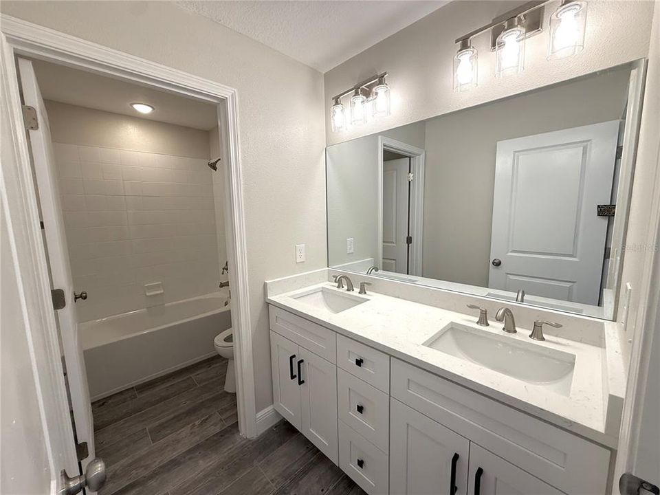 En Venta: $389,000 (5 camas, 2 baños, 2275 Pies cuadrados)