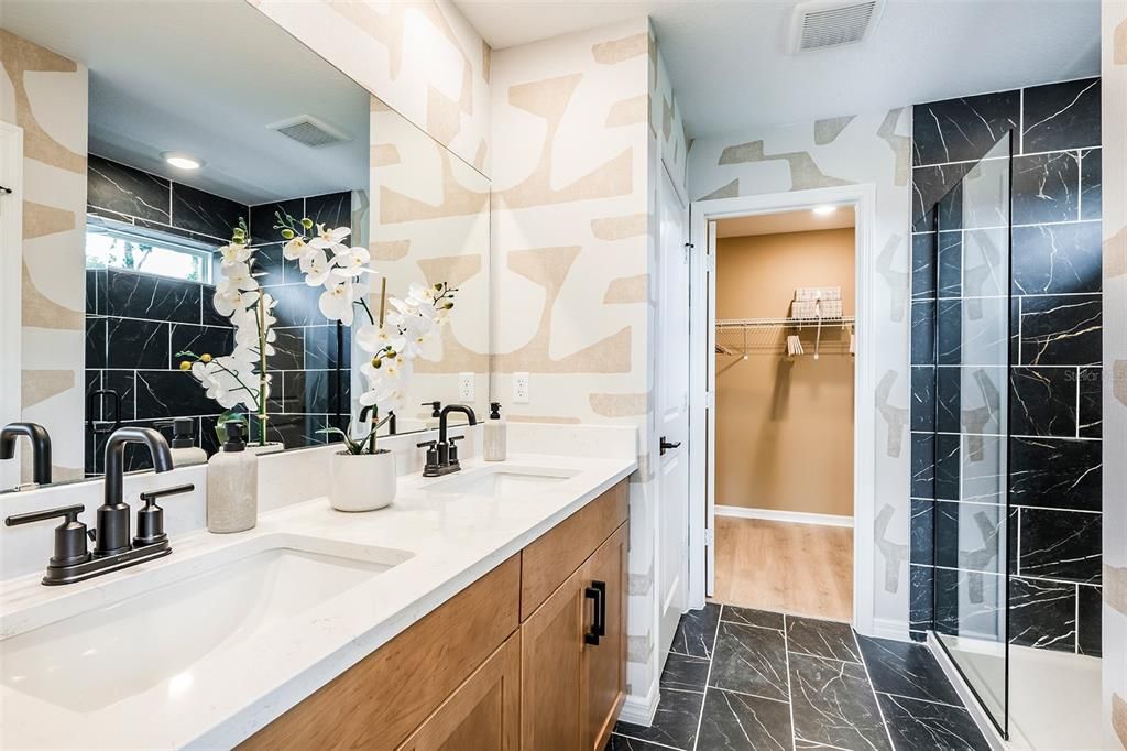 En Venta: $462,960 (4 camas, 3 baños, 1711 Pies cuadrados)