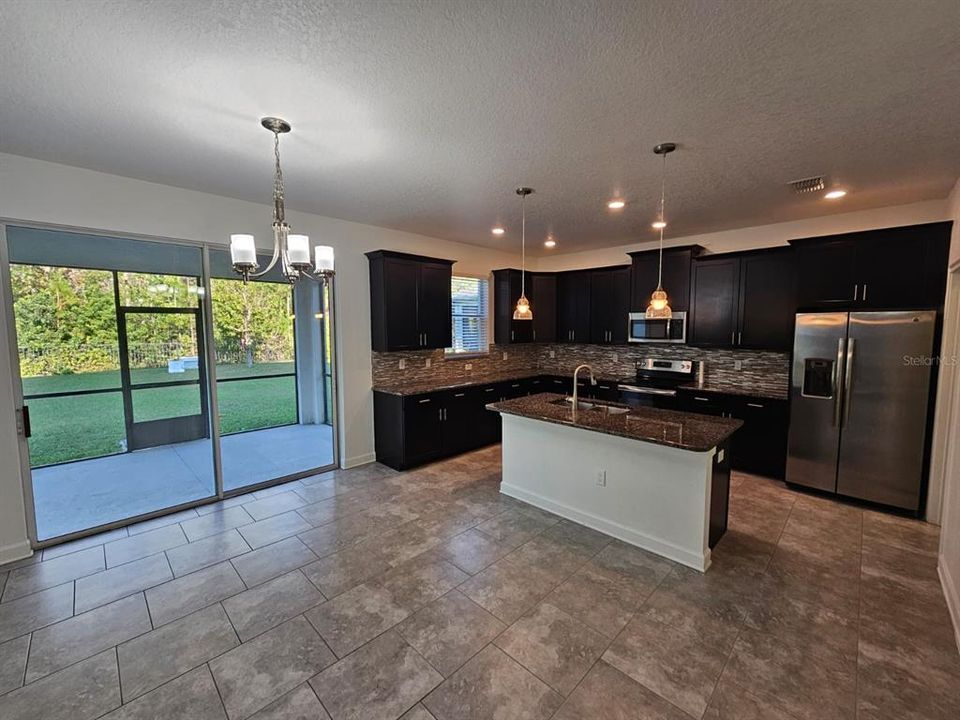 For Rent: $3,400 (4 beds, 2 baths, 2655 Square Feet)