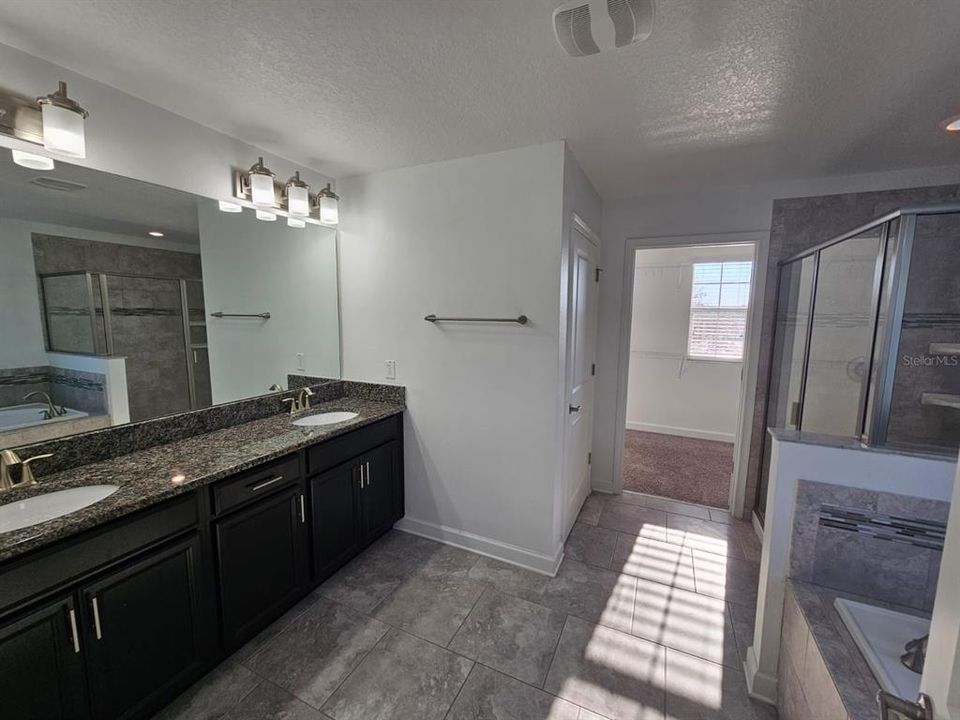 For Rent: $3,400 (4 beds, 2 baths, 2655 Square Feet)