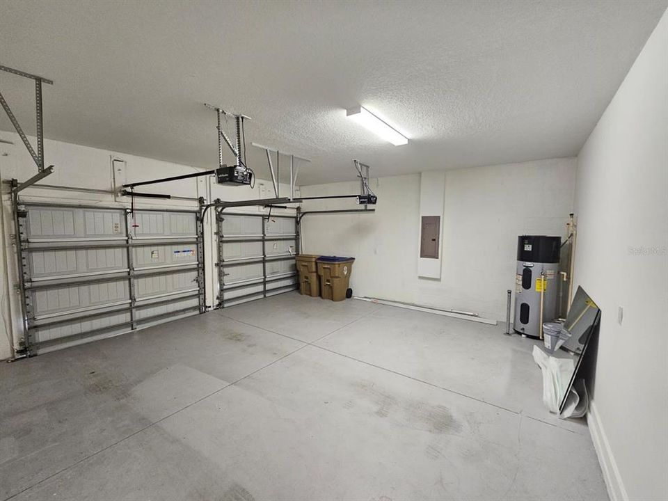 For Rent: $3,400 (4 beds, 2 baths, 2655 Square Feet)