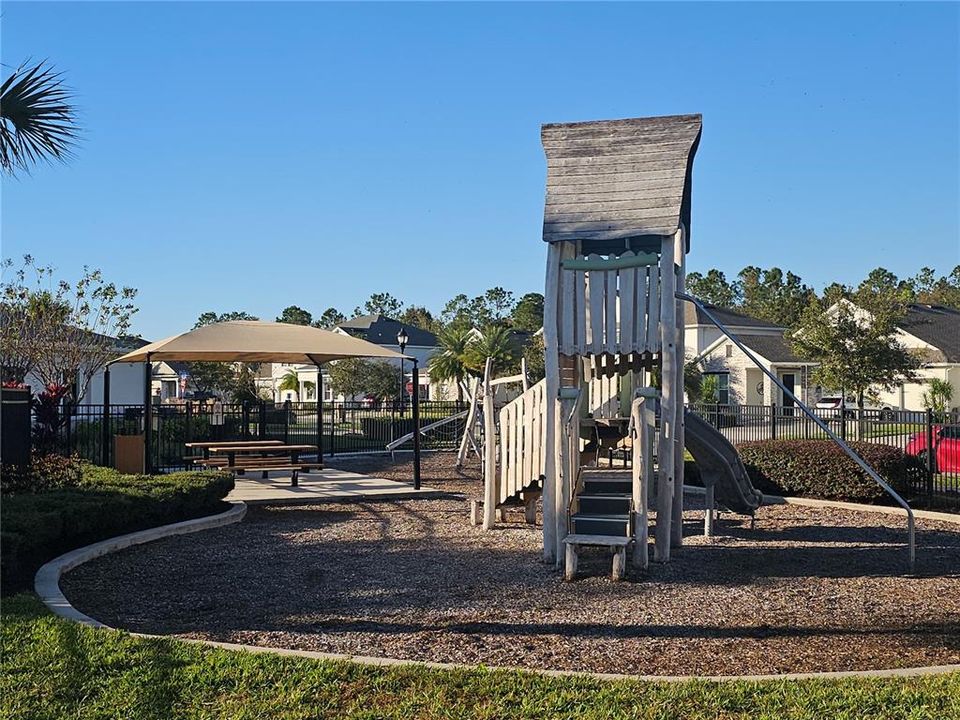 For Rent: $3,400 (4 beds, 2 baths, 2655 Square Feet)