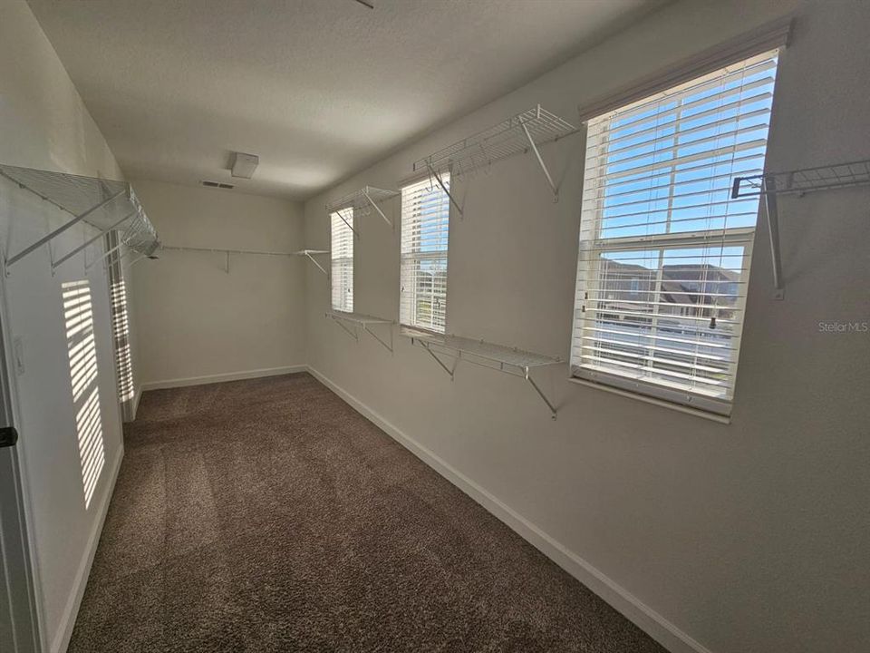 For Rent: $3,400 (4 beds, 2 baths, 2655 Square Feet)