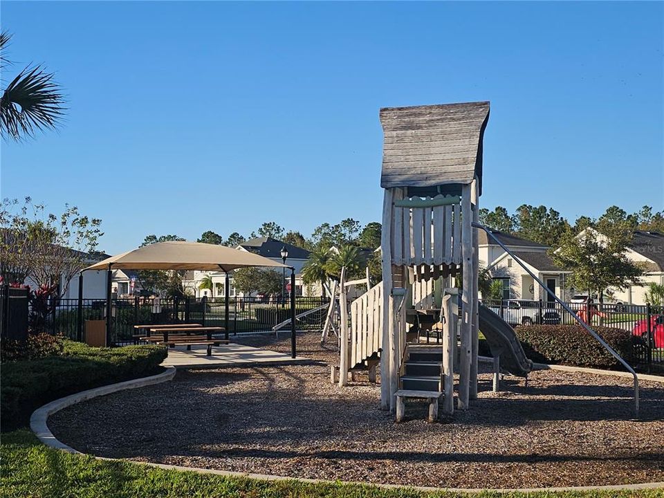 For Rent: $3,400 (4 beds, 2 baths, 2655 Square Feet)