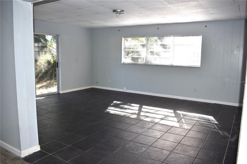 En Renta: $1,895 (3 camas, 2 baños, 1496 Pies cuadrados)