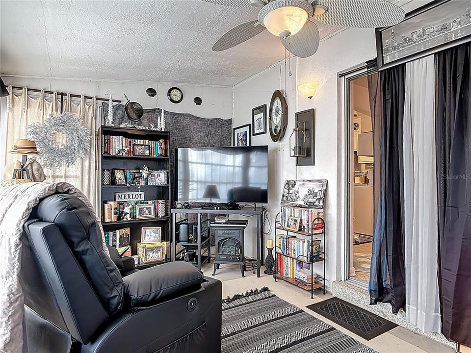 En Venta: $205,000 (2 camas, 1 baños, 1076 Pies cuadrados)