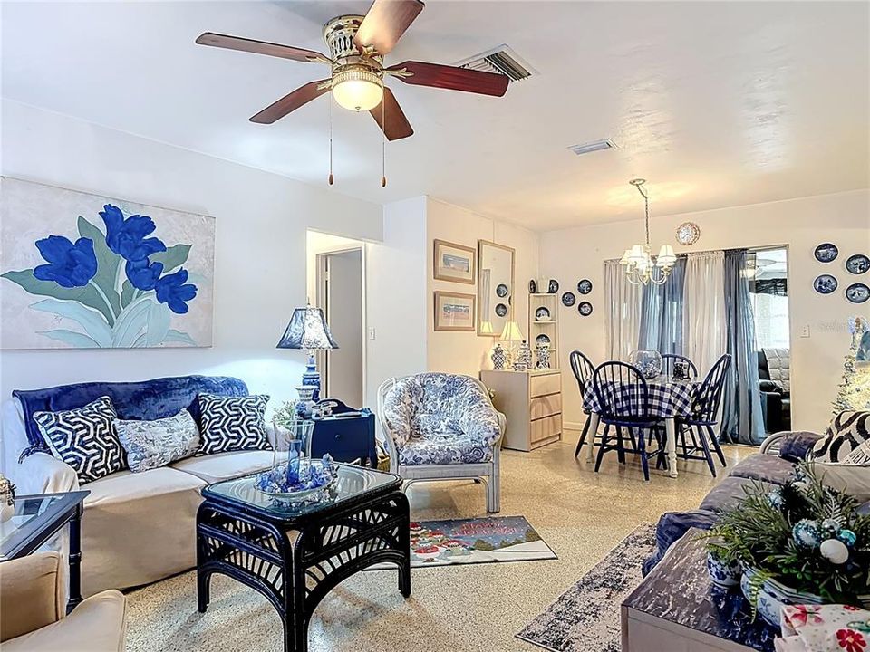 En Venta: $205,000 (2 camas, 1 baños, 1076 Pies cuadrados)