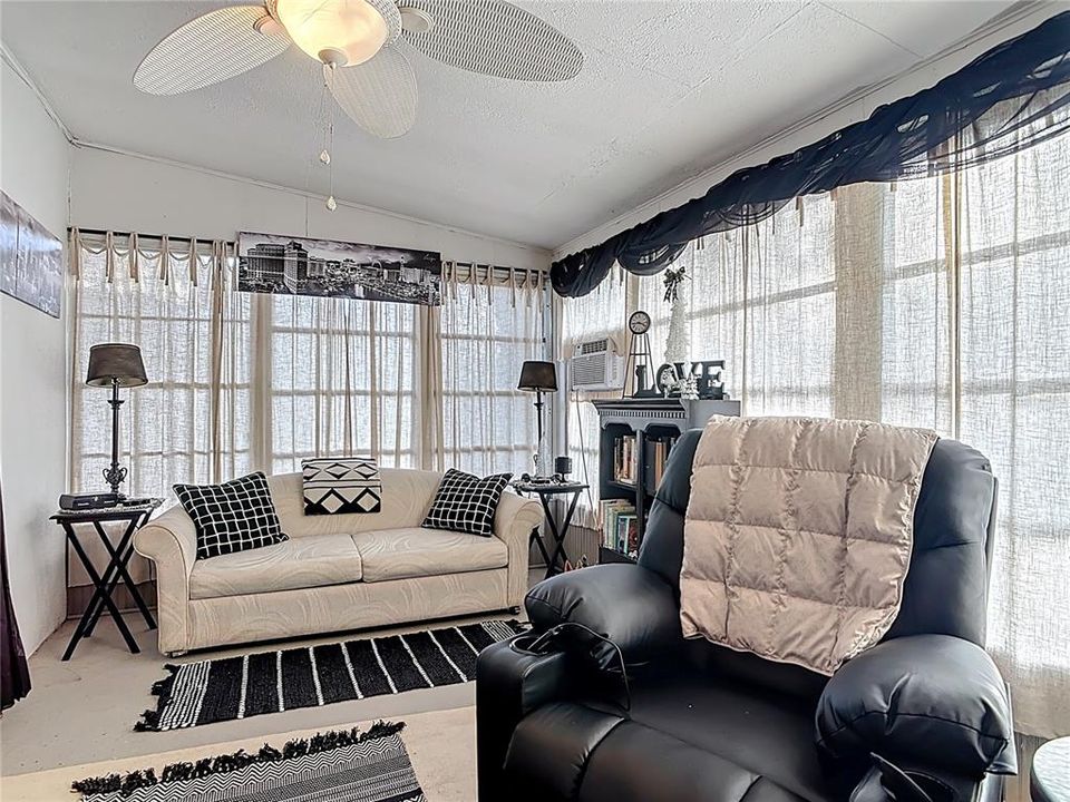 En Venta: $205,000 (2 camas, 1 baños, 1076 Pies cuadrados)